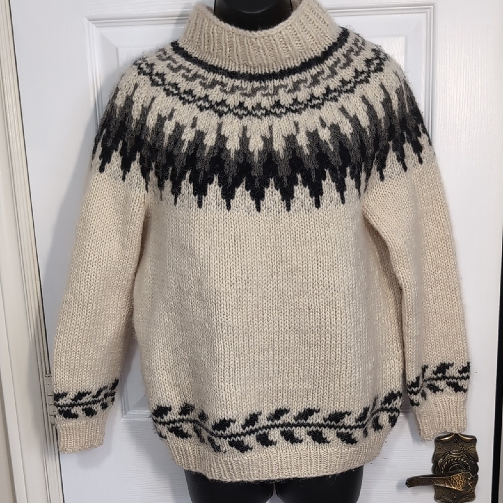 Hand Knit Women's Sweater Sm-Med